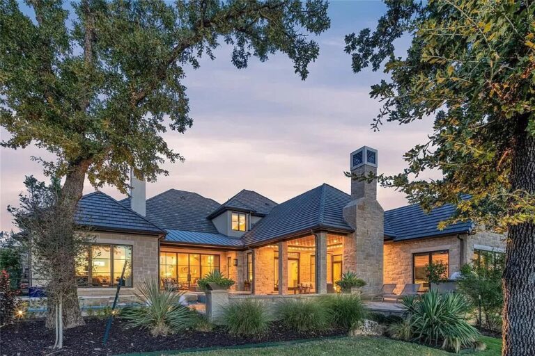 A Westlake Home with Latest in Architectural Amenities for 3,185,000