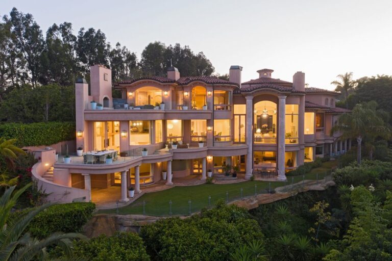 An Iconic Estate in Malibu with Magnificent Setting returns Market for $65,000,000