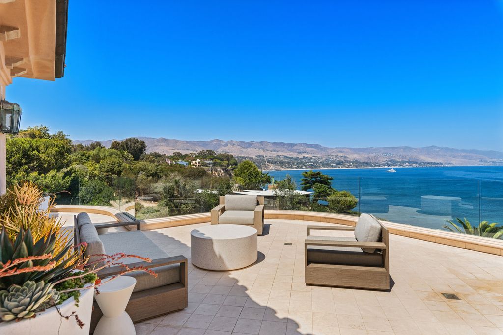 An-Iconic-Estate-in-Malibu-with-Magnificent-Setting-returns-Market-for-650000006-26