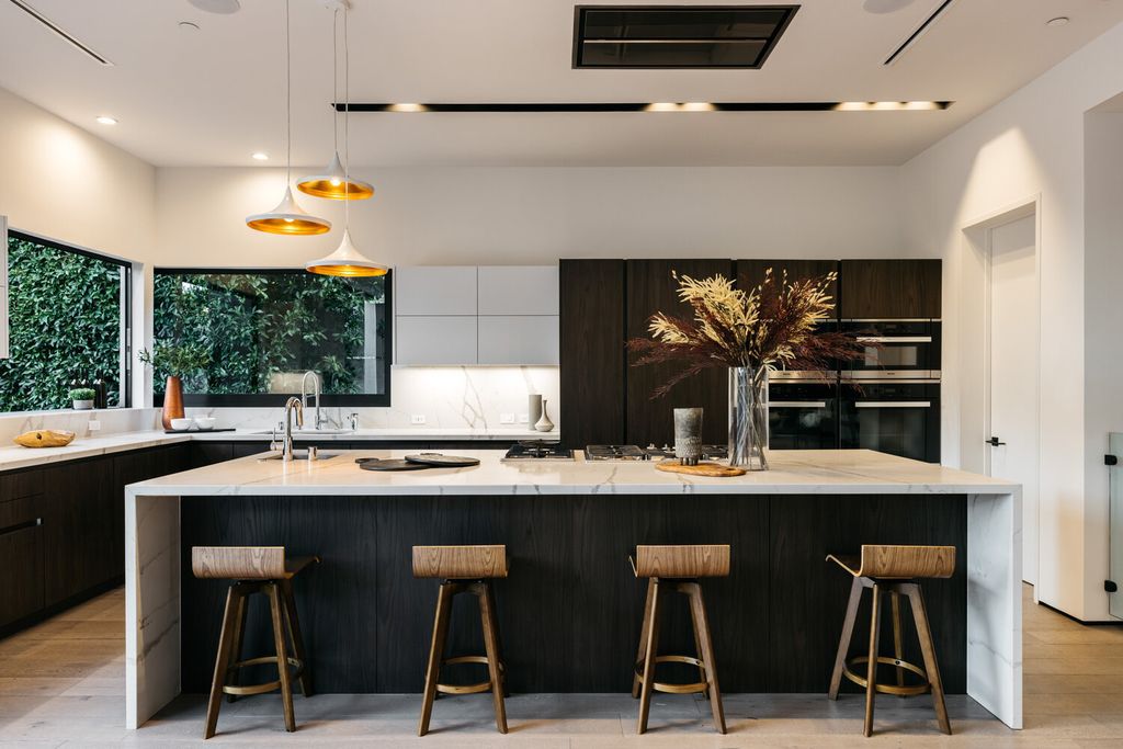 17 Dark Kitchen Ideas: Embrace Elegance and Sophistication