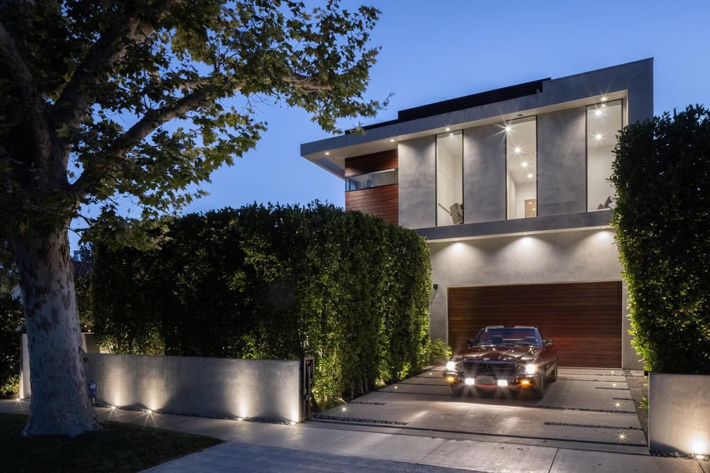 The Home in Los Angeles is an ultimate modern estate for entertaining and relaxation in prime Beverly Grove now available for sale. This home located at 609 N Edinburgh Ave, Los Angeles, California;
