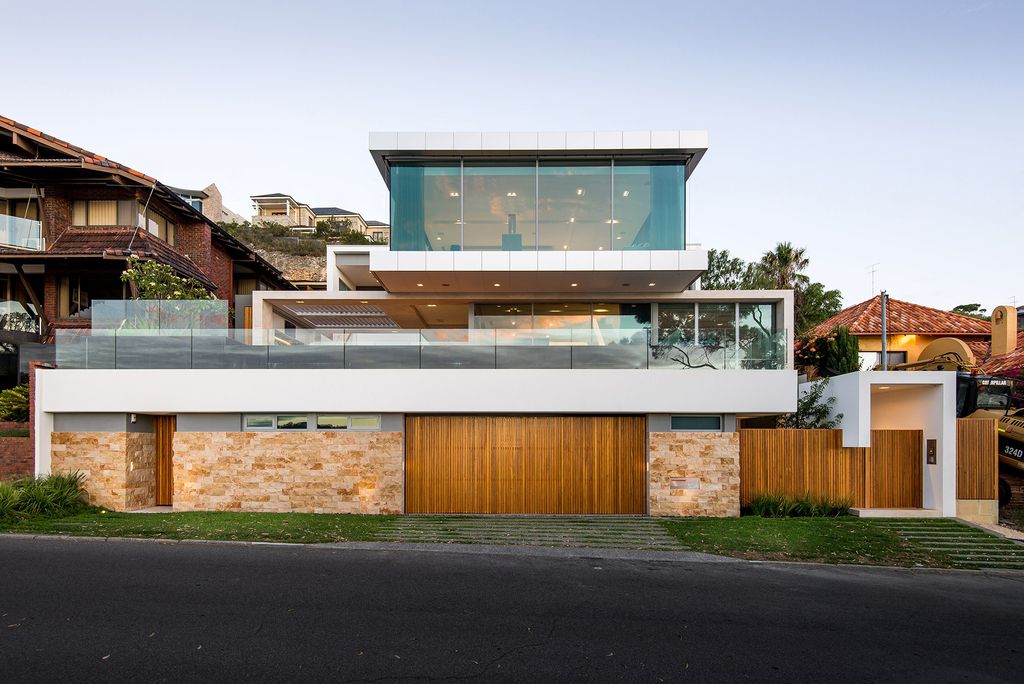 Bicton residence, seamless connection with Swan river by Hillam Architects