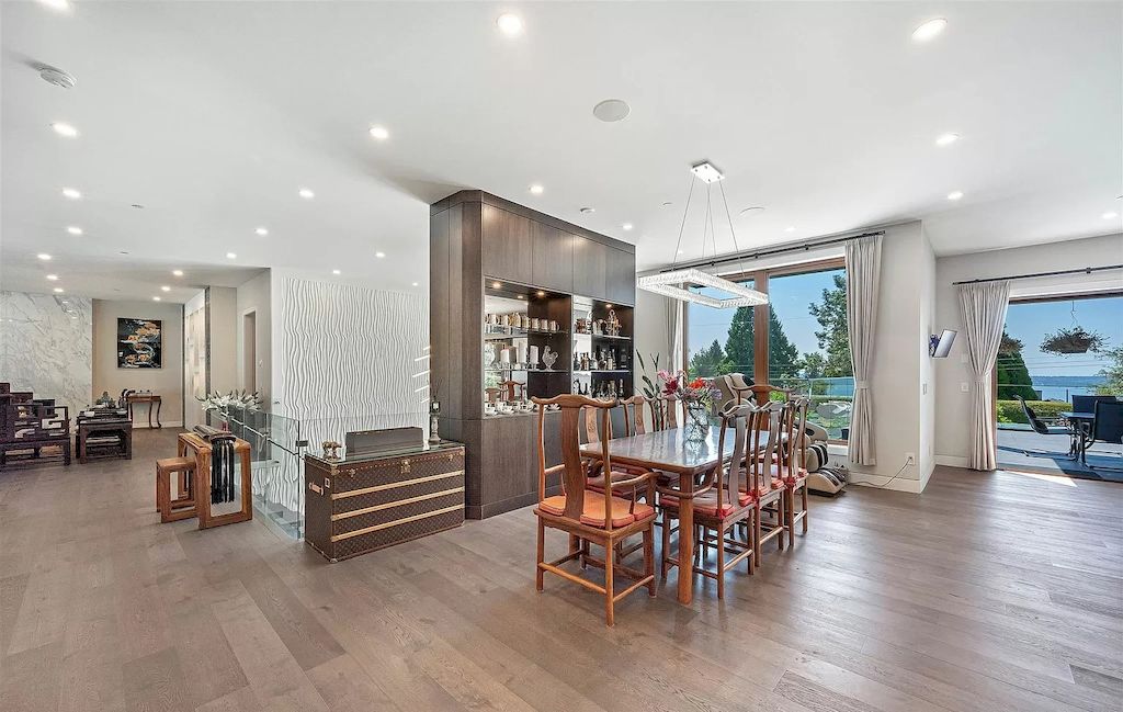 The Brilliantly Designed Contemporary Home in West Vancouver is an amazing home now available for sale. This home is located at 1497 Queens Ave, West Vancouver, BC V7T 2J1, Canada