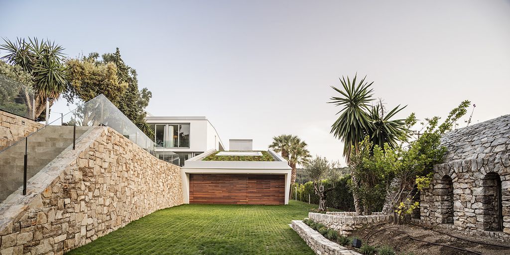 Casa VN creates Harmony of Modern and Ancient style by Guillem Carrera