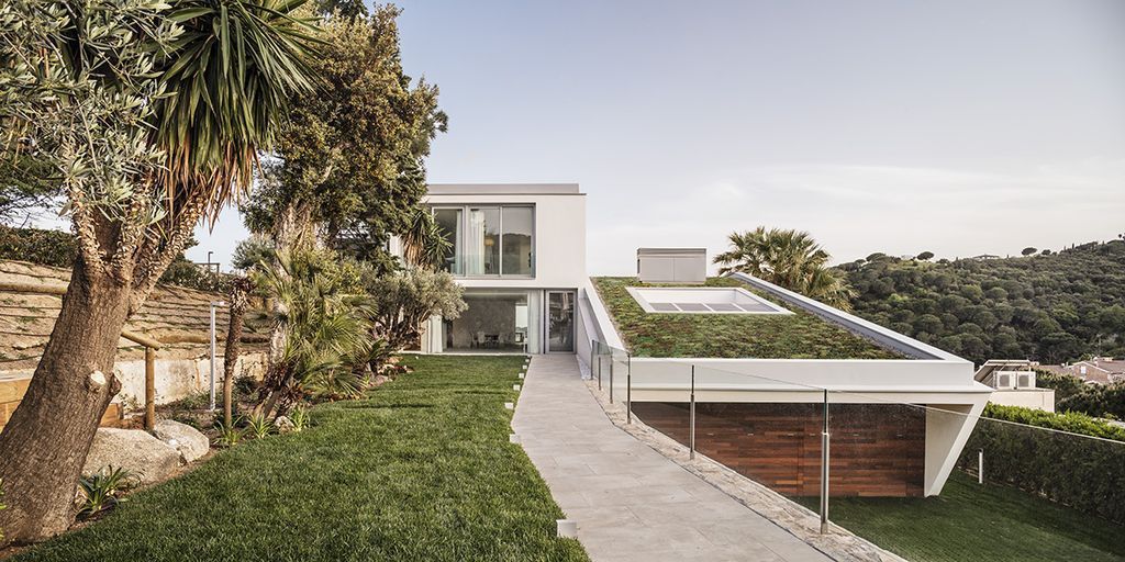 Casa VN creates Harmony of Modern and Ancient style by Guillem Carrera