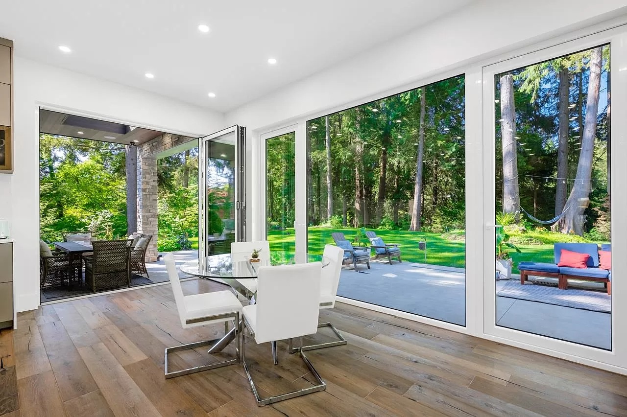 Featuring-Open-Concept-Living-This-C5898000-Edgemont-Estate-Home-is-a-truly-Paradise-17