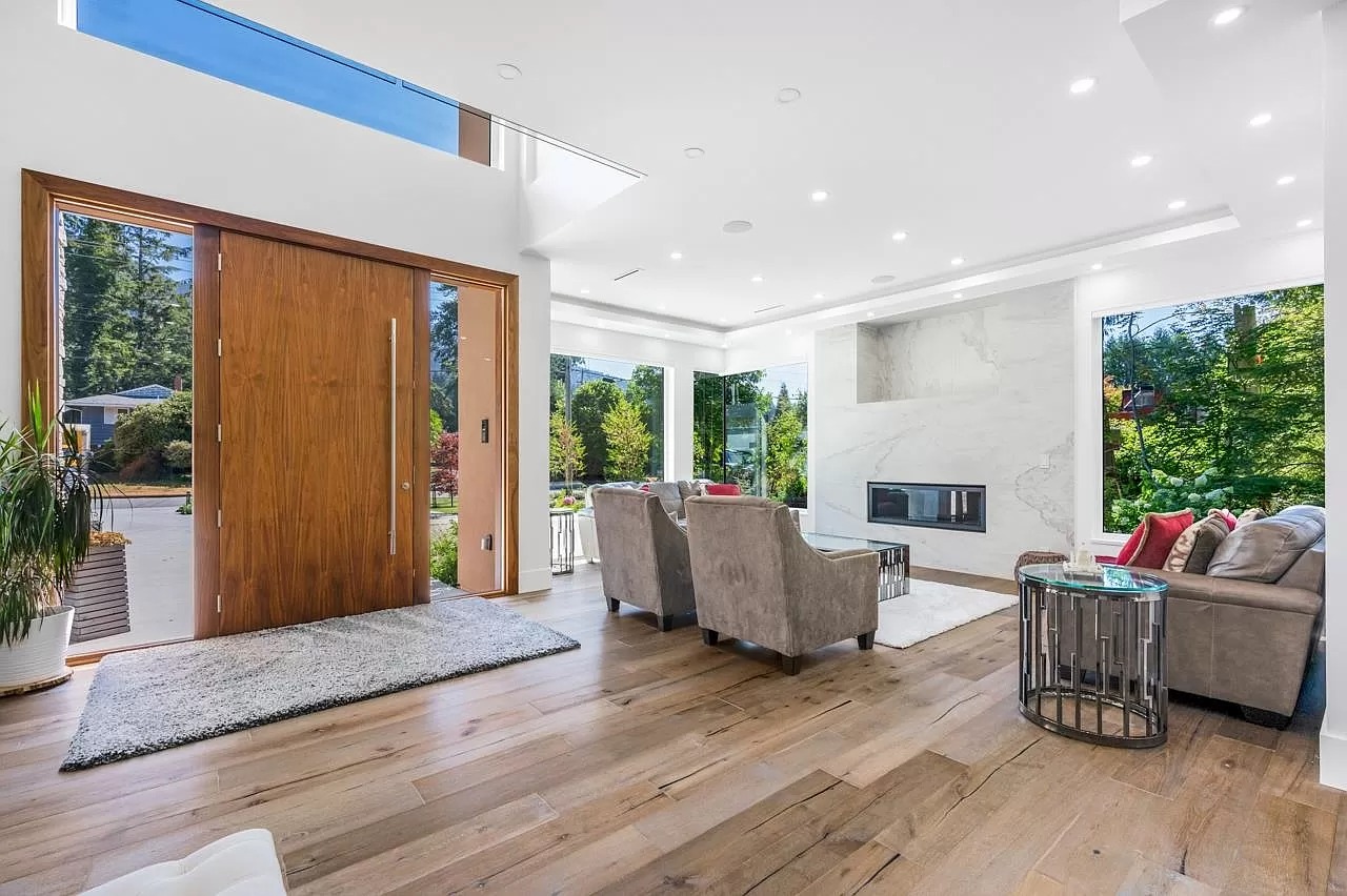 Featuring-Open-Concept-Living-This-C5898000-Edgemont-Estate-Home-is-a-truly-Paradise-25