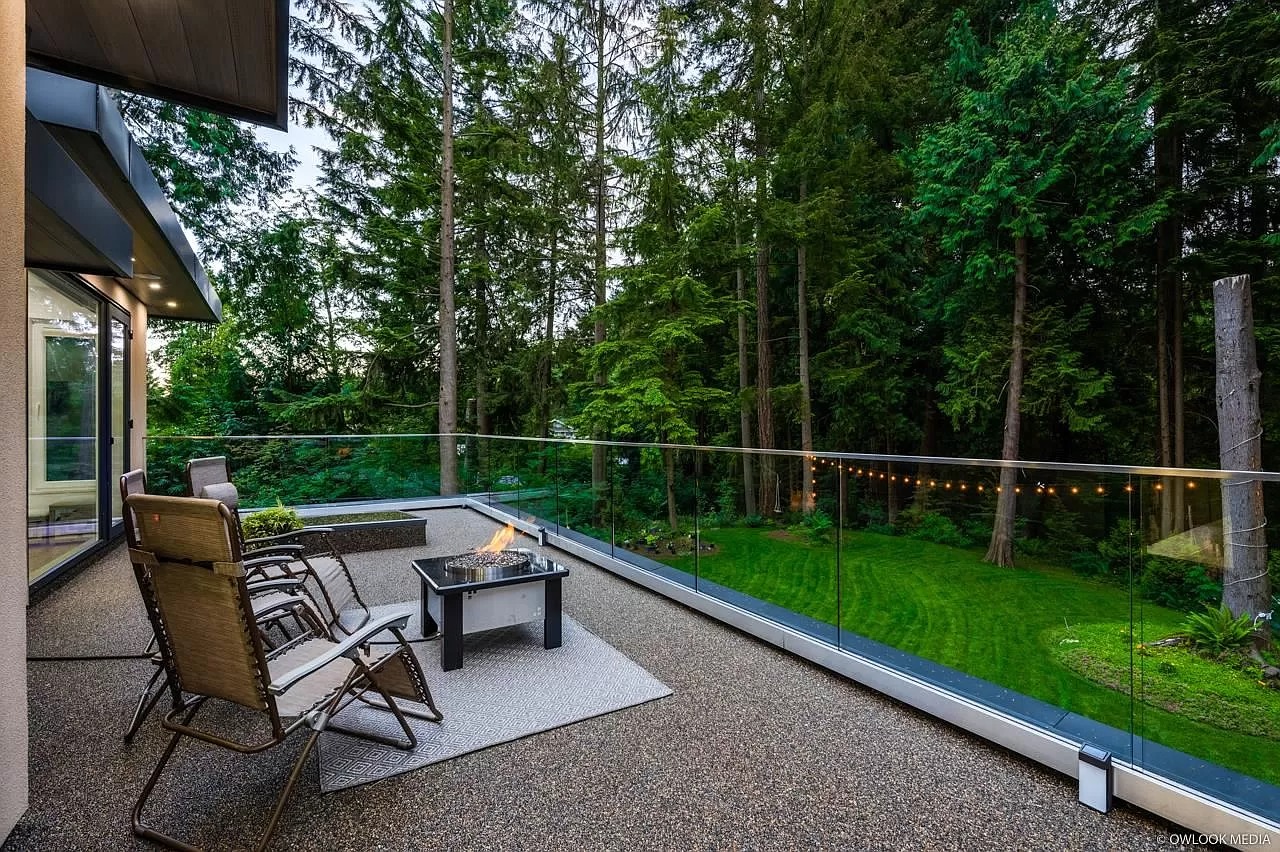 Featuring-Open-Concept-Living-This-C5898000-Edgemont-Estate-Home-is-a-truly-Paradise-7