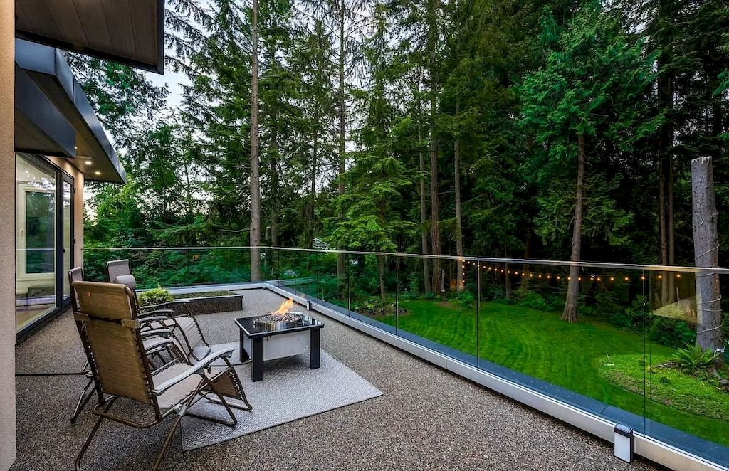 The Edgemont Estate is a modern masterpiece now available for sale. This home is located at 4483 Lions Ave, North Vancouver, BC V7R 3S7, Canada