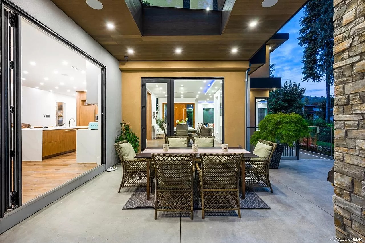 Featuring-Open-Concept-Living-This-C5898000-Edgemont-Estate-Home-is-a-truly-Paradise-8
