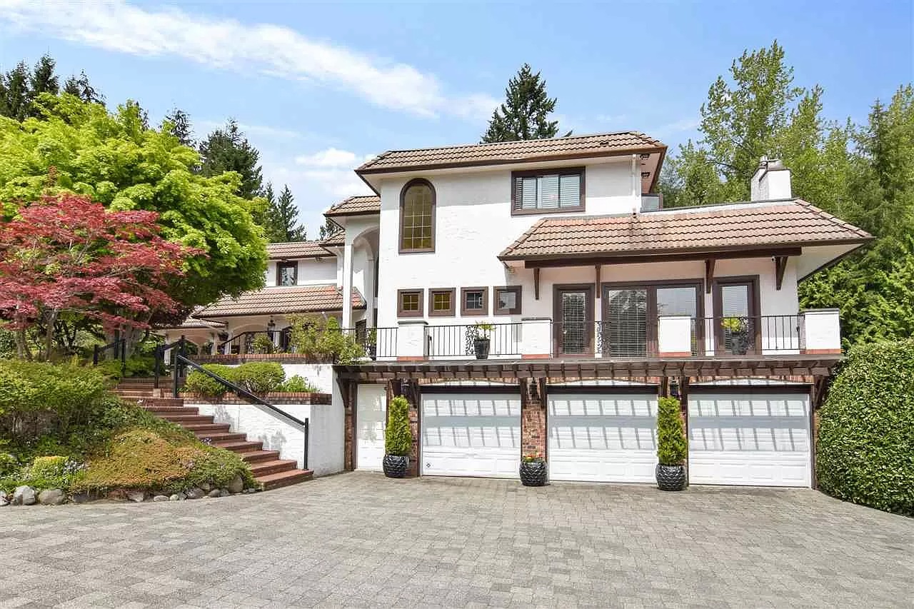 Filling-the-Glitz-and-Glamour-of-Hollywood-Past-West-Vancouver-House-Asks-for-C5988000-9