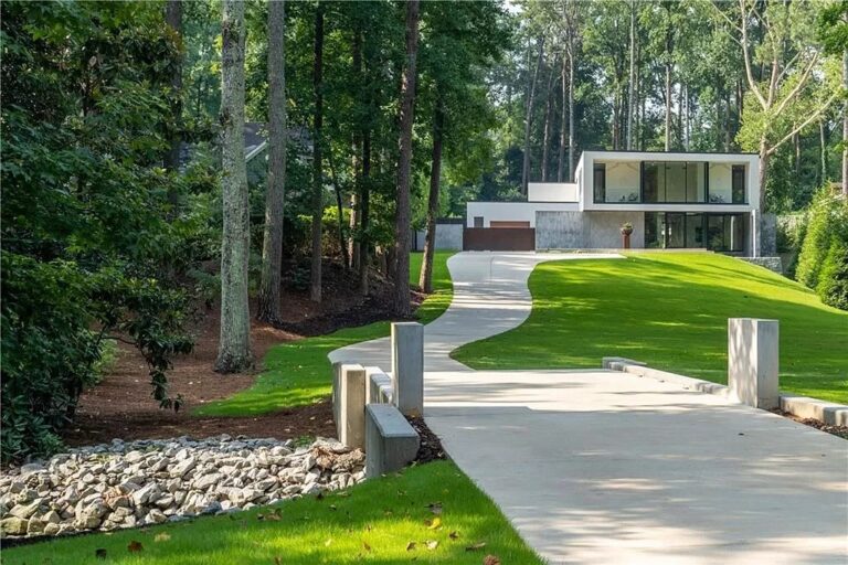 For $3,850,000, This Extraordinary Modern Residence in Atlanta Promises Tranquility & Privacy