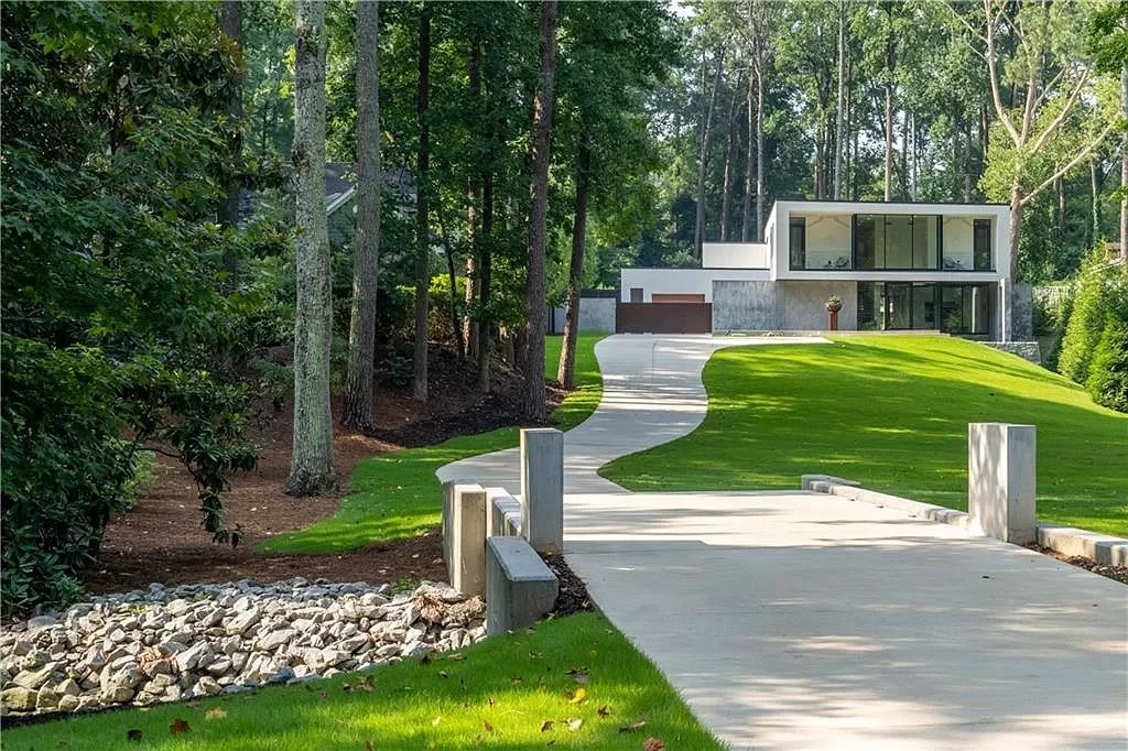 For-3850000-This-Extraordinary-Modern-Residence-in-Atlanta-Promises-Tranquility-amp-Privacy-12-1