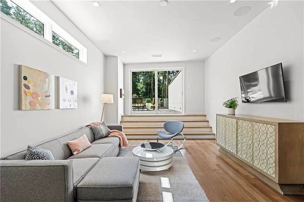 The Extraordinary Modern Residence in Atlanta is a dream home now available for sale. This home is located at 1085 Ferncliff Rd NE, Atlanta, Georgia