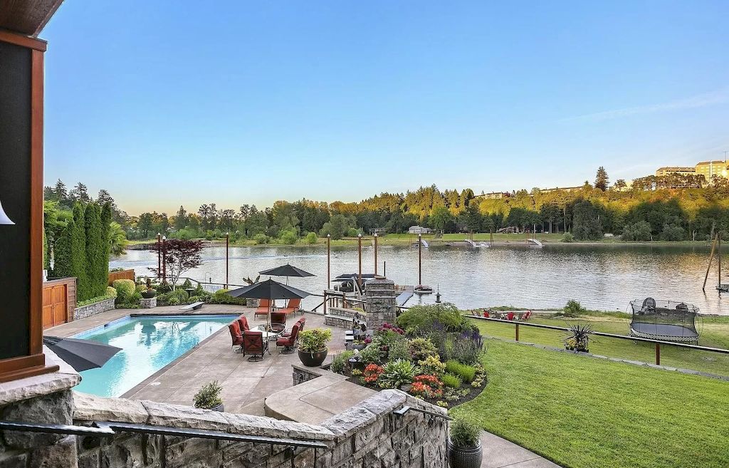 For-5600000-Not-only-is-Home-but-Your-Experience-with-The-Best-Views-in-Lake-Oswego-Oregon-6