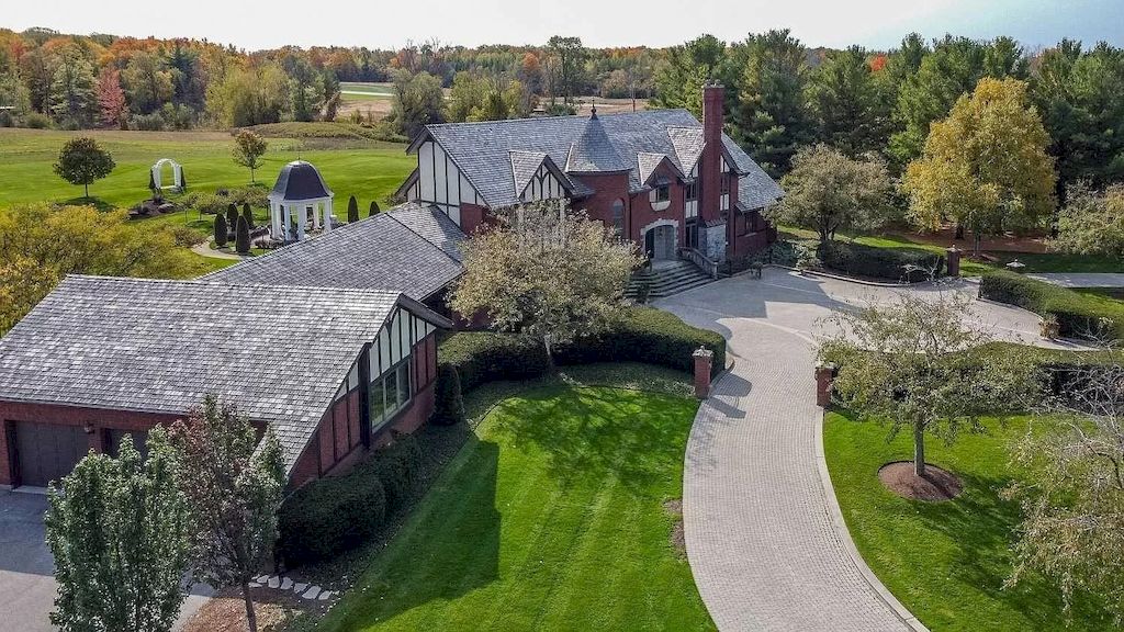 The Palatial Mansion in Ontario is a breathtaking home now available for sale. This home is located at 6793 Wellington Rd #34, Cambridge, ON N3C 2V4, Canada