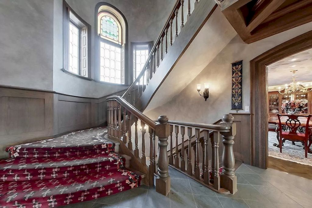 For-C14988800-One-Of-A-Kind-Opportunity-To-Own-Pure-Paradise-Palatial-Mansion-in-Ontario-21