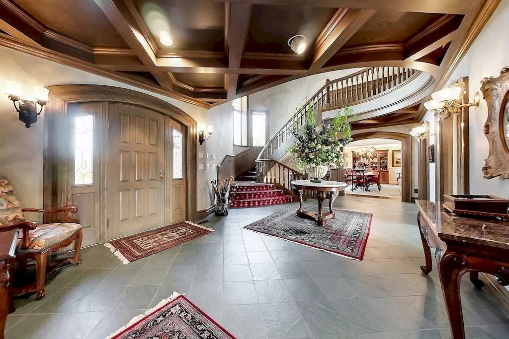 For-C14988800-One-Of-A-Kind-Opportunity-To-Own-Pure-Paradise-Palatial-Mansion-in-Ontario-4