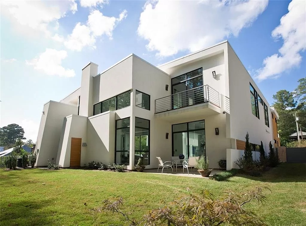 The Iconic Modern House in Atlanta is a one-of-a-kind home now available for sale. This home is located at 937 Berkshire Rd NE, Atlanta, Georgia