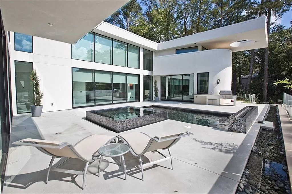 The Iconic Modern House in Atlanta is a one-of-a-kind home now available for sale. This home is located at 937 Berkshire Rd NE, Atlanta, Georgia