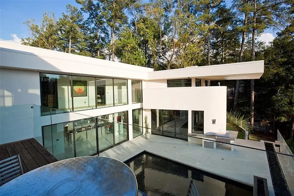 The Iconic Modern House in Atlanta is a one-of-a-kind home now available for sale. This home is located at 937 Berkshire Rd NE, Atlanta, Georgia