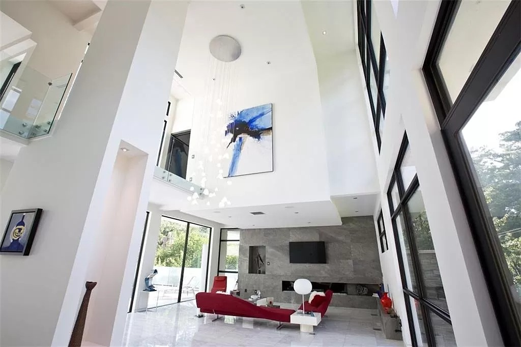 The Iconic Modern House in Atlanta is a one-of-a-kind home now available for sale. This home is located at 937 Berkshire Rd NE, Atlanta, Georgia