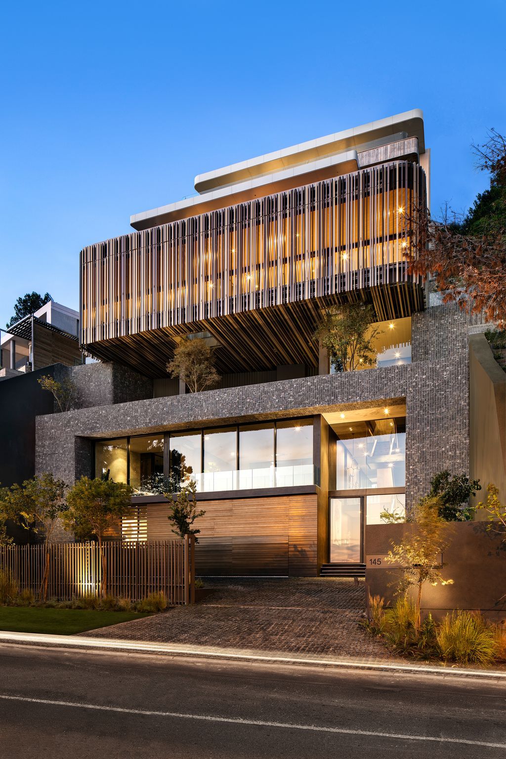 Kloof-145-House-with-Spectacular-Ocean-and-Mountain-Views-by-SAOTA-3