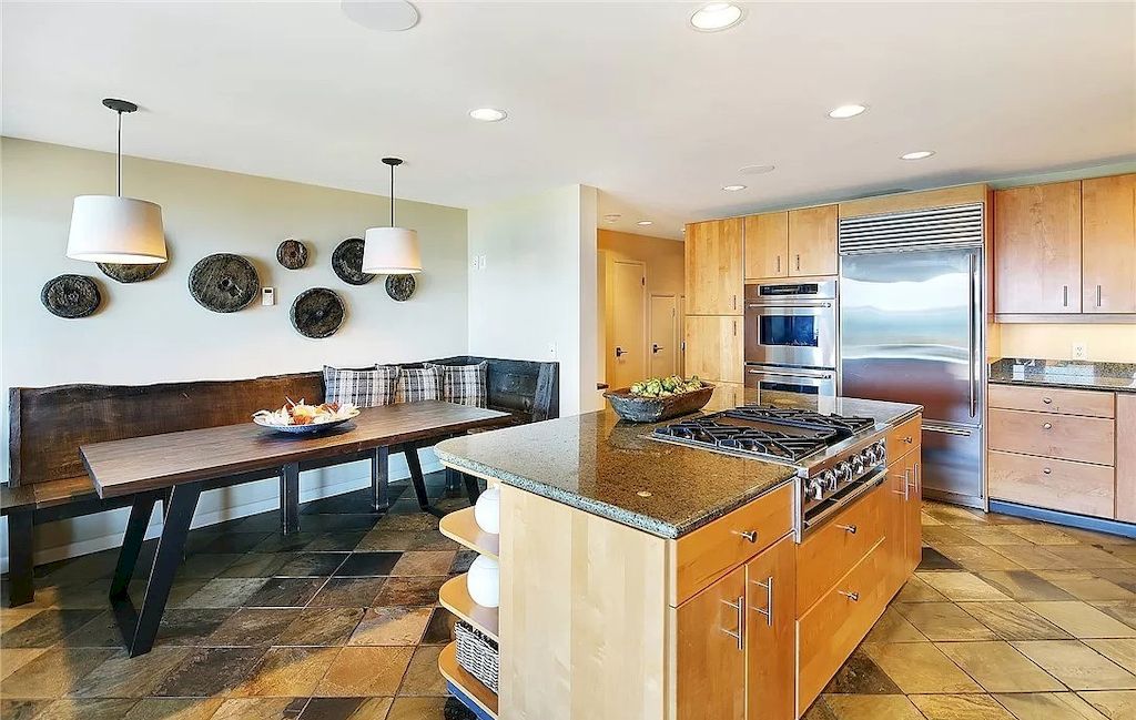 Like-Urban-Oasis-with-Spectacular-Mountain-Views-House-in-Seattle-Listing-at-3475000-10