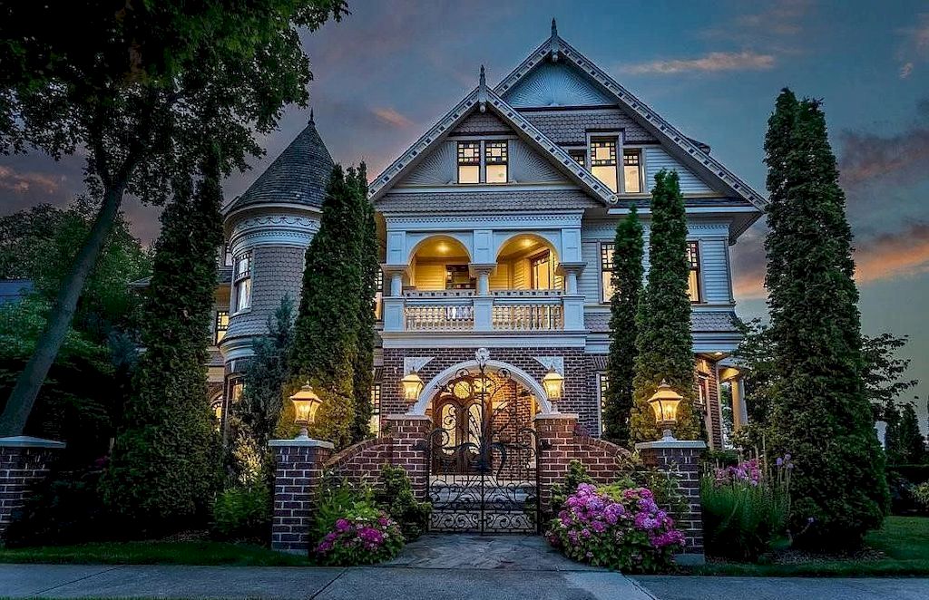 The Majestic Queen Anne Manor is an amazing house now available for sale. This home is located at 22 Bayview Dr, Saint Catharines, ON L2N 4Y4, Canada