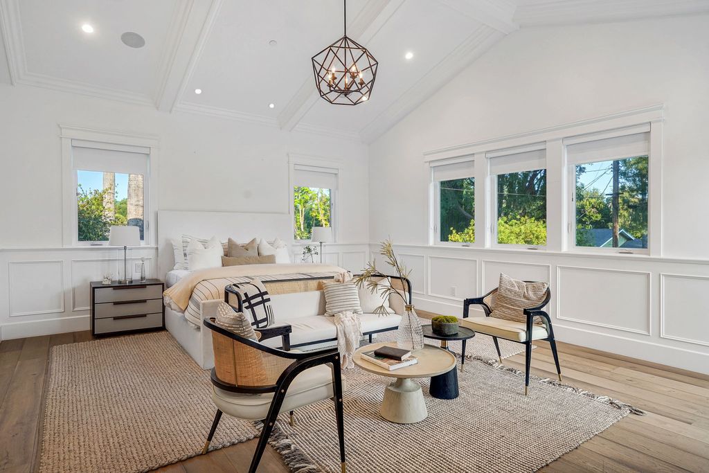 The Home in Woodland Hills is a light filled estate with refined details throughout sits on nearly 1/2 an acre behind private gates South of the Blvd now available for sale. This home located at 19722 Henshaw St, Woodland Hills, California