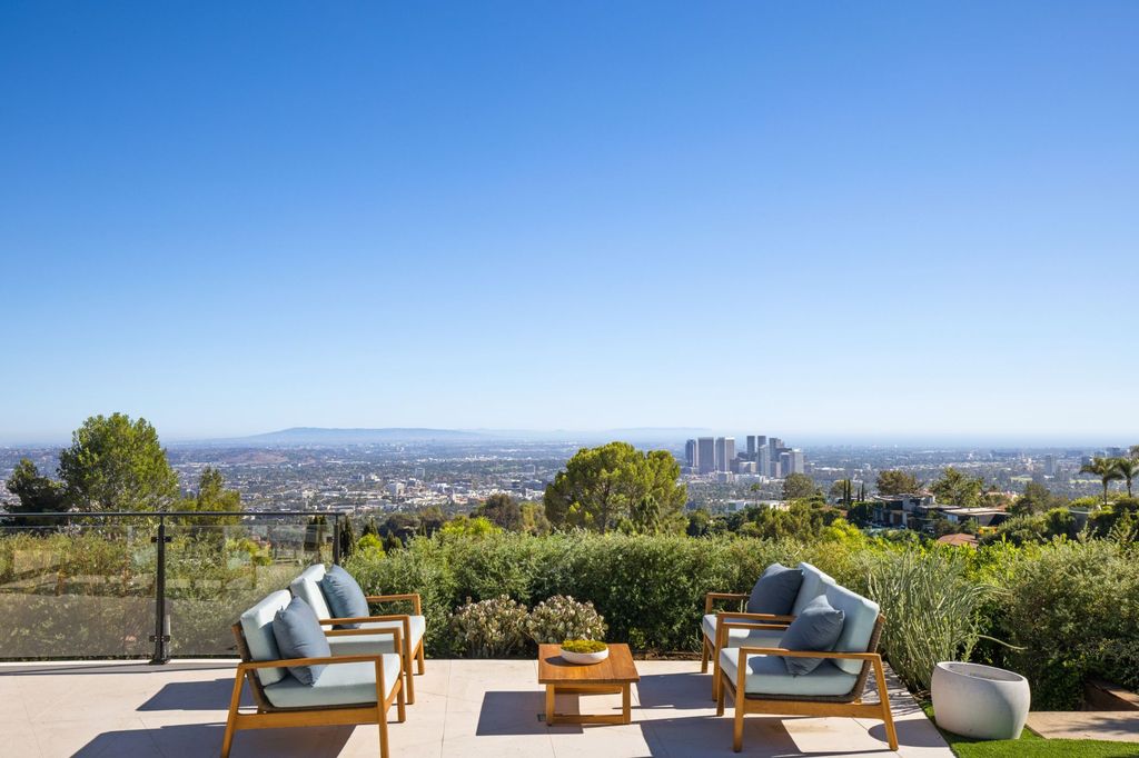 One-of-A-Kind-Hillside-Home-in-Beverly-Hills-with-Captivating-City-Views-asking-for-12995000-14