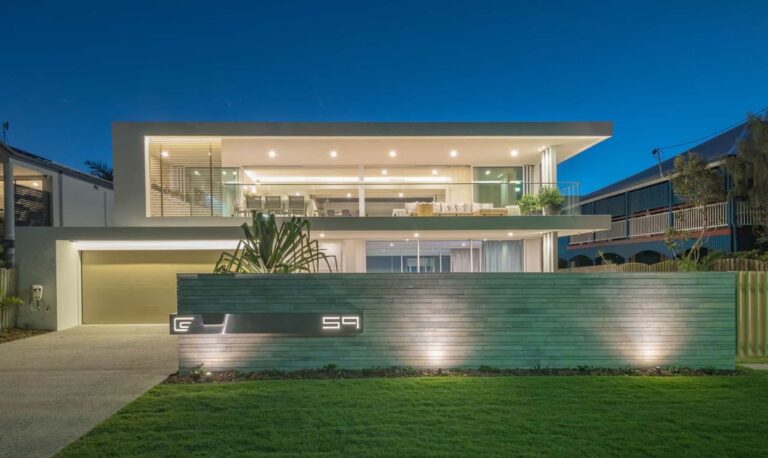 Pacific House, a Stunning Beach House in Australia by Chris Clout Design
