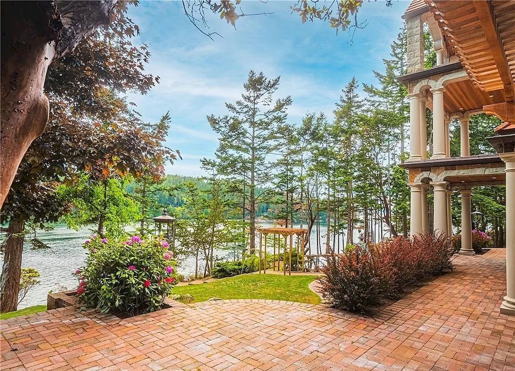 Secluded-Waterfront-Stone-Mansion-in-Washington-Sells-for-4389500-5