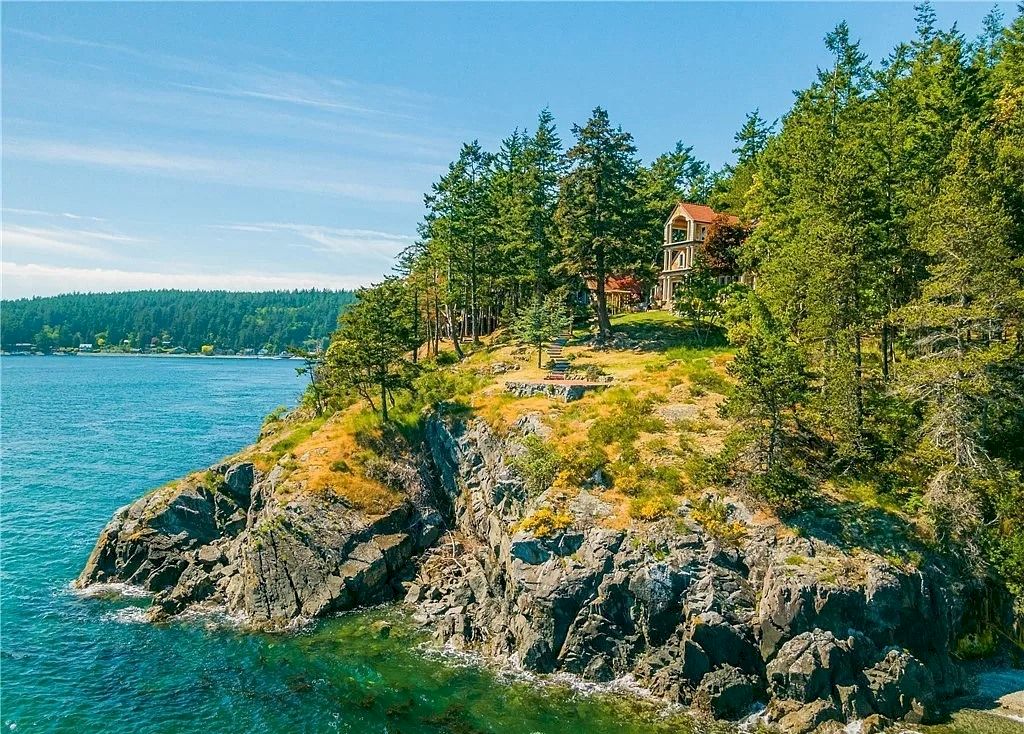 Secluded-Waterfront-Stone-Mansion-in-Washington-Sells-for-4389500-7