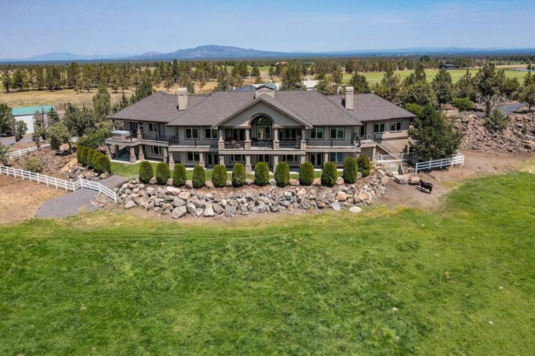Spectacular Gated Equestrian Estate in Oregon Showcasing Cascade Mountain Views Seeks $4,500,000