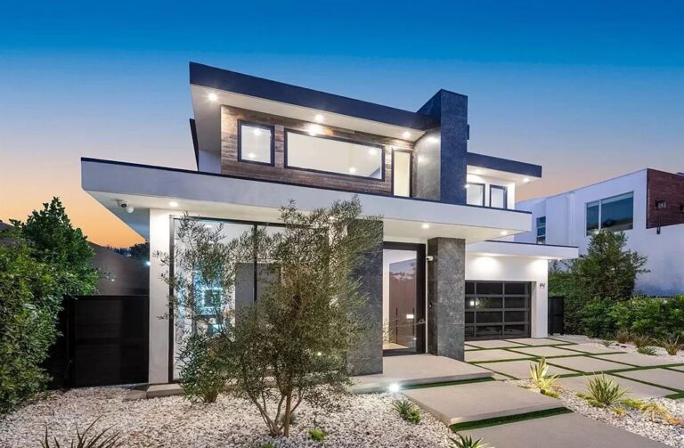 Stunning New Construction Los Angeles Home in the heart of Beverly Grove asking for $4,679,000