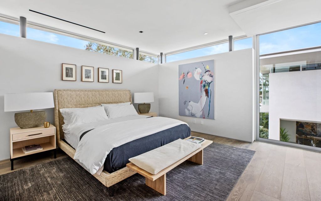 The Mansion in Santa Monica is an exquisite contemporary estate exudes seclusion, wellness, and best-in-class design now available for sale. This home located at 835 San Vicente Blvd, Santa Monica, California