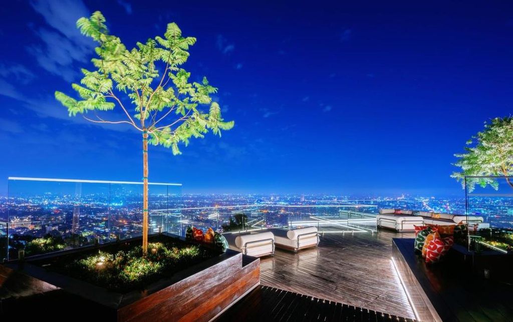 The Hollywood Hills Home is a brand new luxurious property offers a unique architectural, visual and lifestyle experience now available for sale. This home located at 8542 Hollywood Blvd, Los Angeles, California