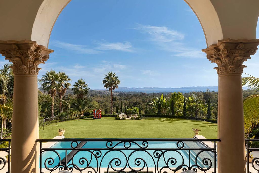 This-33500000-Iconic-Montecito-Villa-in-Santa-Barbara-is-a-truly-Unparalleled-Paradise-15