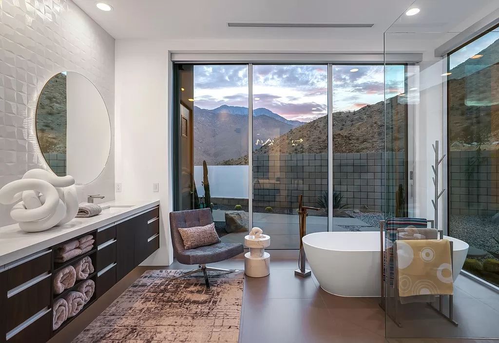 The Palm Springs Home is a bespoke Brian Foster Designs home at Pinnacle offers the most premium lot location with 360 degree mountain views now available for sale. This home located at 1747 Pinnacle Point, Palm Springs, California