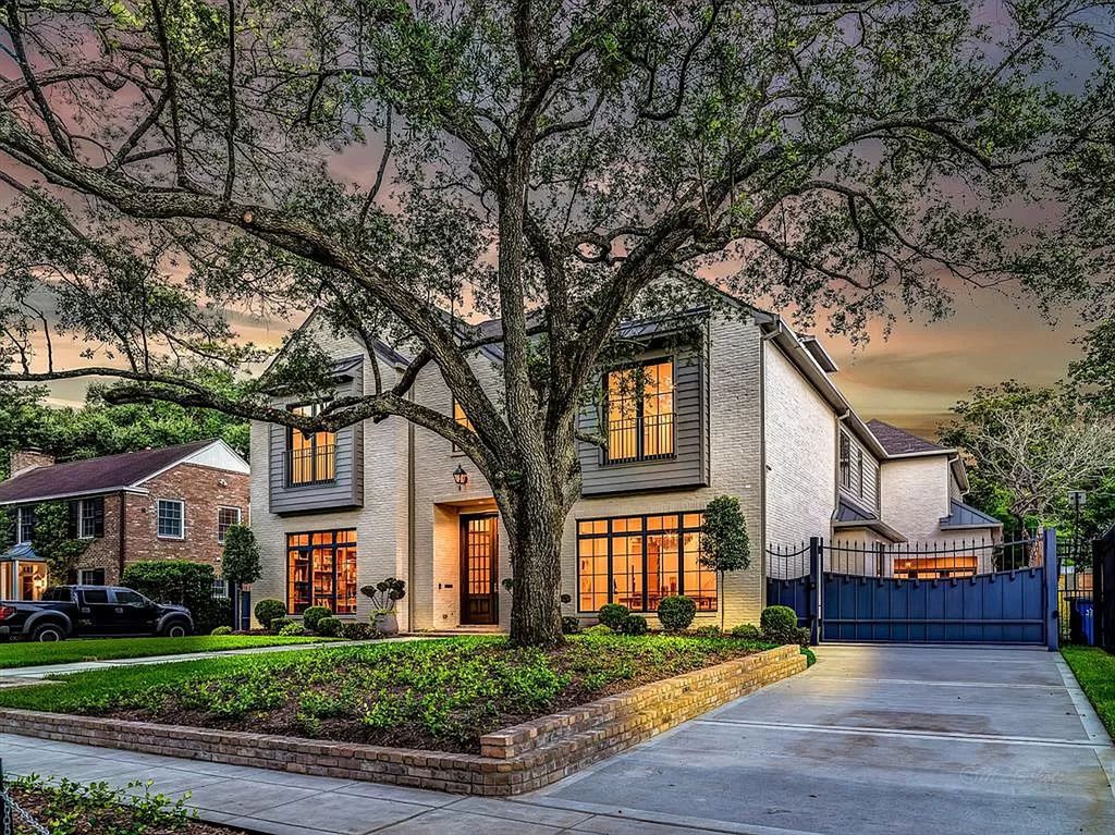 The Home in Houston is new construction River Oaks residence showcases the traditional inspiration with contemporary flair for transitional finishes now available for sale. This home located at 3637 Meadow Lake Ln, Houston, Texas
