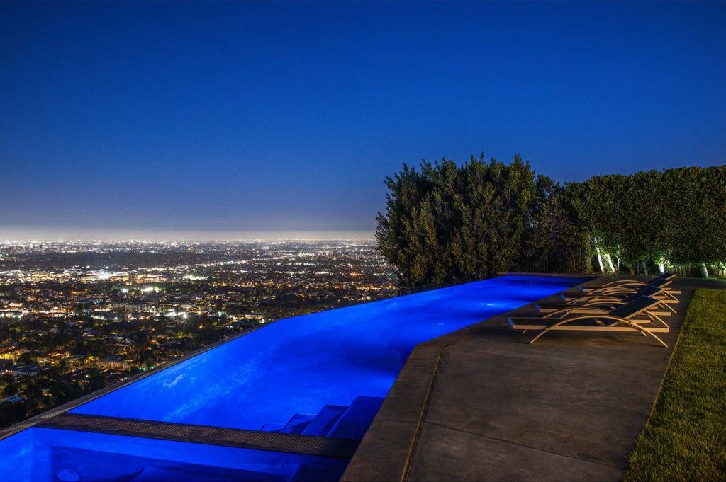 This-6995000-Sunset-Strip-Home-with-Panoramic-City-View-is-the-pinnacle-of-Los-Angeles-Luxury-20