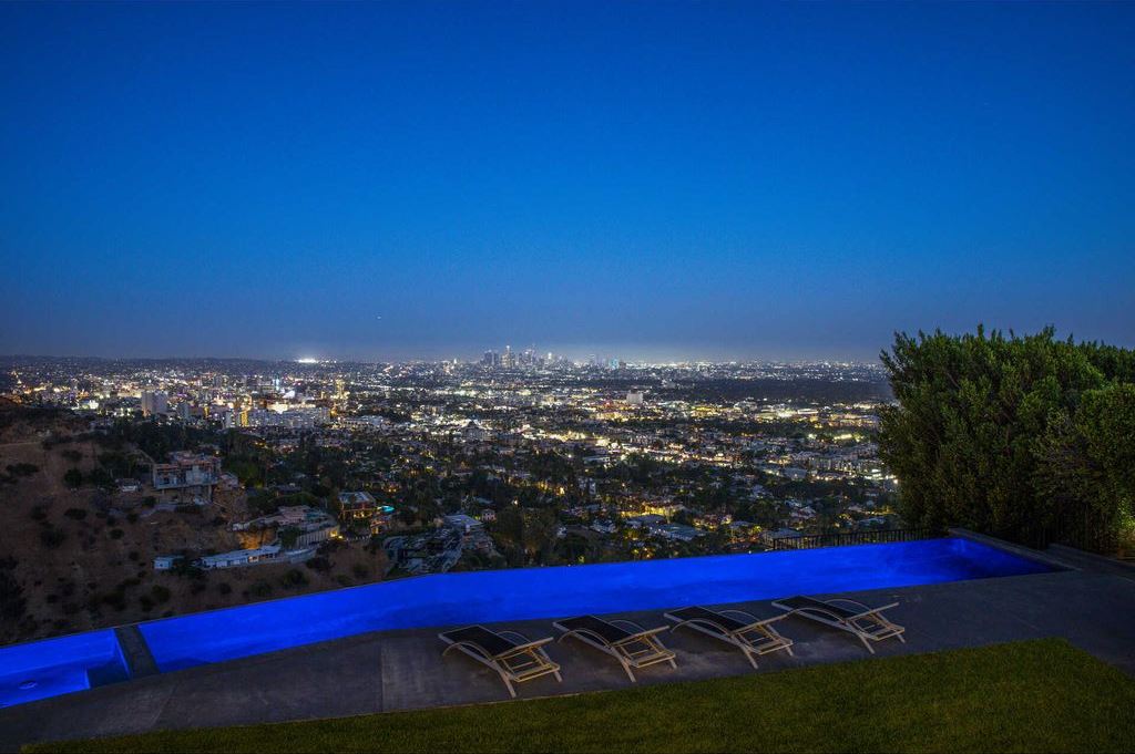 This-6995000-Sunset-Strip-Home-with-Panoramic-City-View-is-the-pinnacle-of-Los-Angeles-Luxury-3