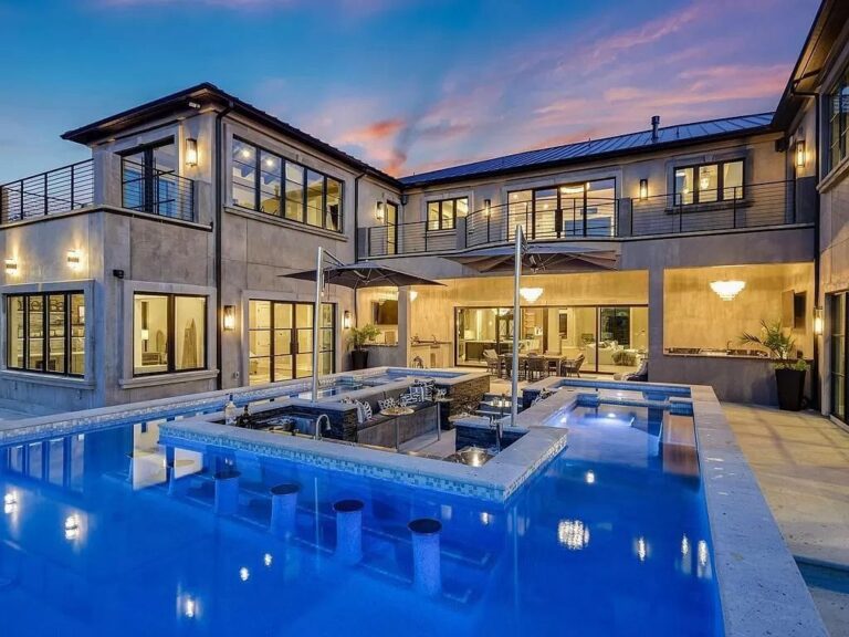 This $8,074,000 Texas Home is A Masterpiece of Modern Elegance on Lake Travis