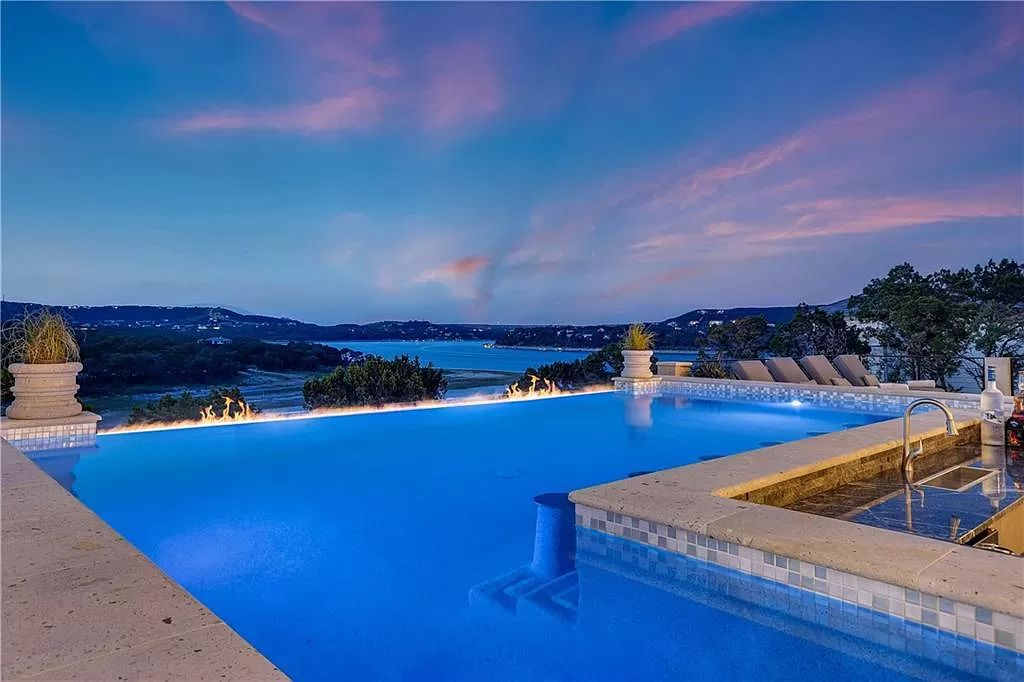 This-8074000-Texas-Home-is-A-Masterpiece-of-Modern-Elegance-on-Lake-Travis-22