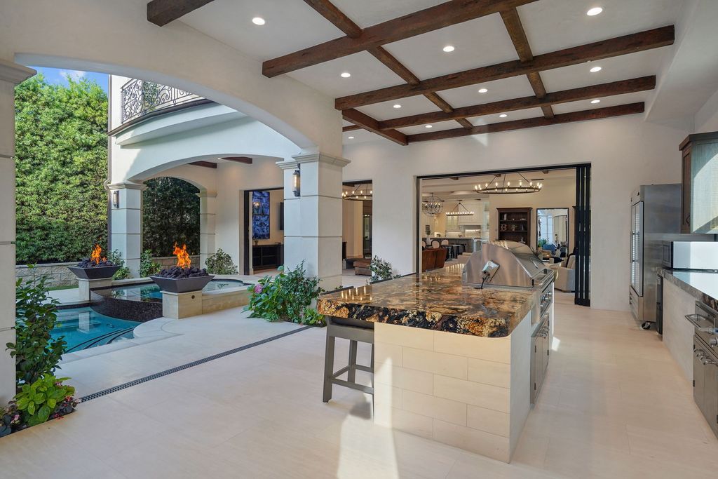 This-9995000-Newport-Beach-Home-boasts-Impeccable-Design-with-A-Resort-Style-Backyard-20