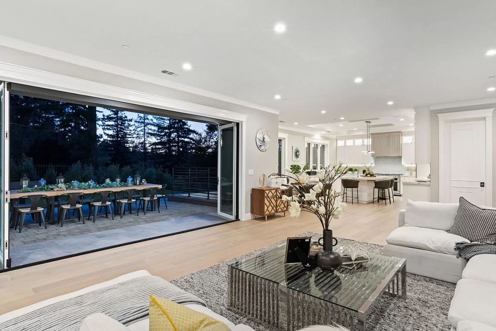 This-9998000-Stunning-Home-in-Menlo-Park-has-an-Eco-friendly-Synthetic-Lawn-32