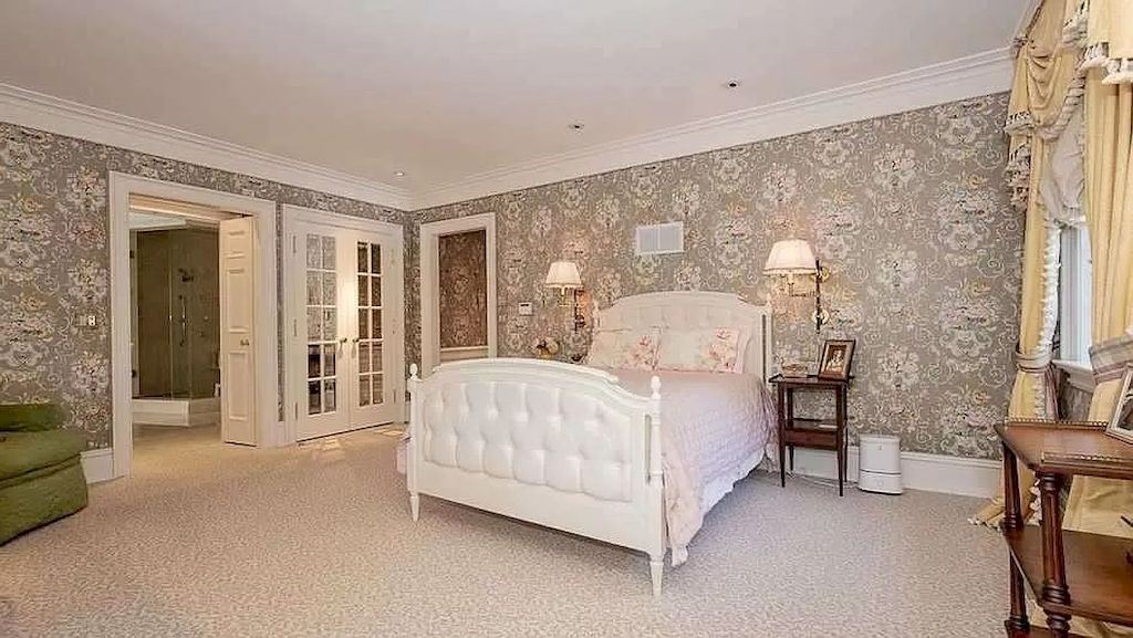 Traditional-And-Elegant-Home-in-Ontario-Sells-for-C7990000-16