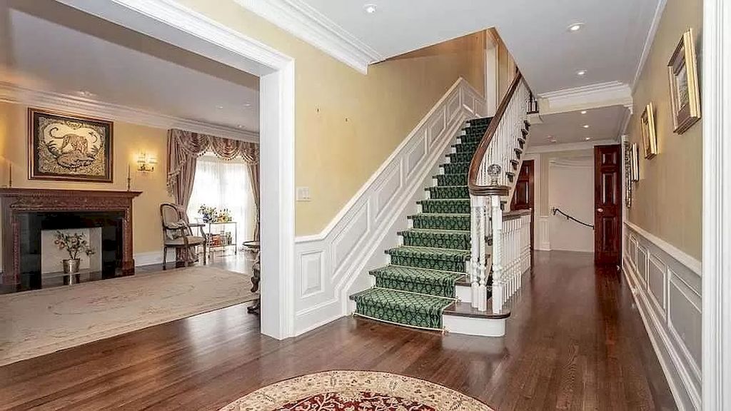 Traditional-And-Elegant-Home-in-Ontario-Sells-for-C7990000-20