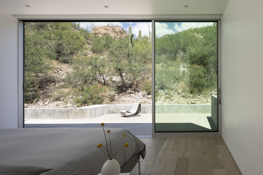 Ventana House like a Majestic Window on the Desert by HK Associates Inc